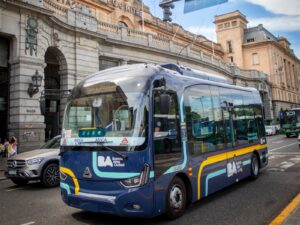 El E-Bus eléctrico suma nuevas paradas y ahorra tiempo en el centro porteño