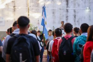 Escuelas en CABA: se baja a 20 la cantidad de faltas en el secundario